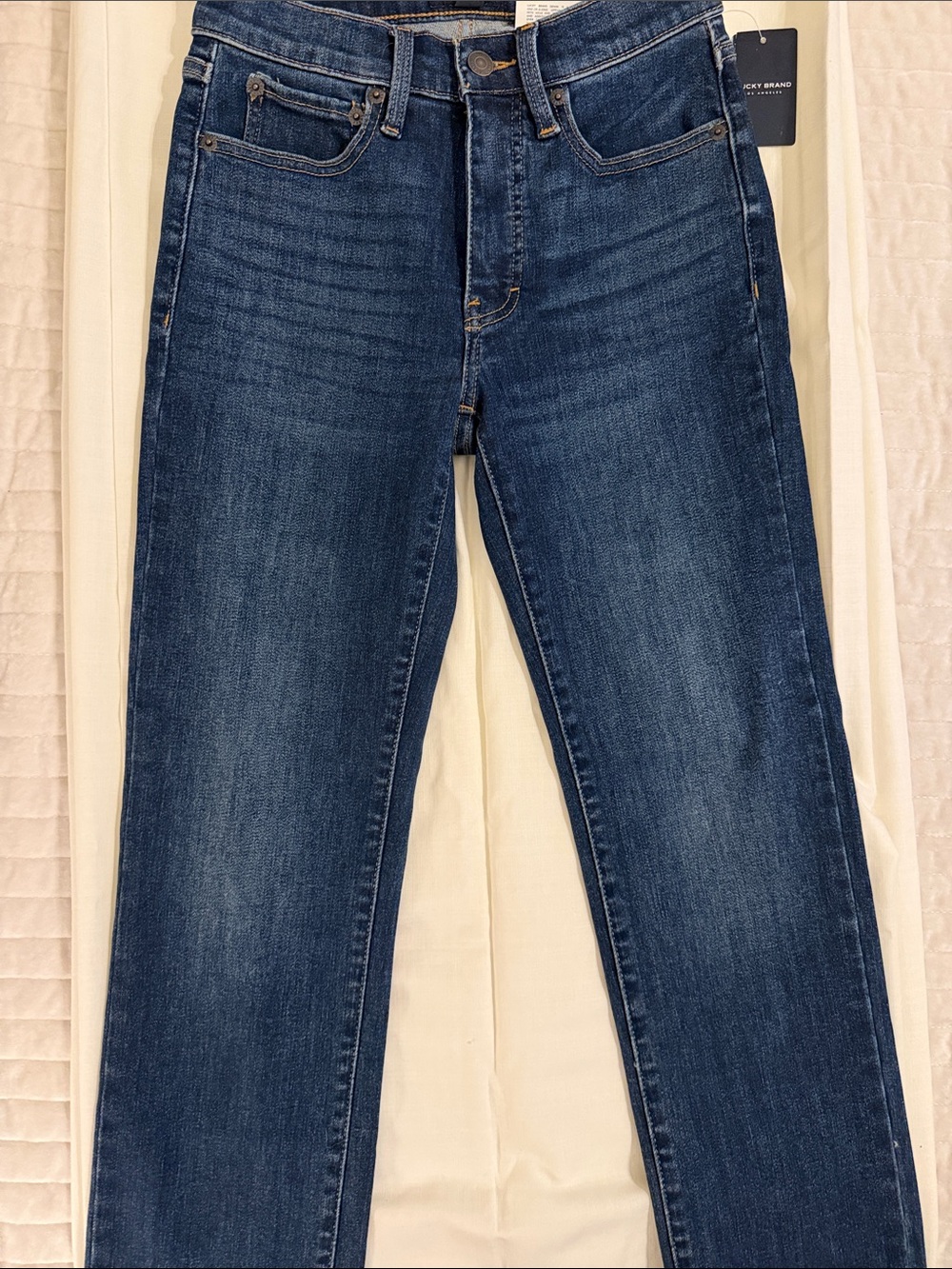 Lucky Brand Women’s ZOE High-Rise  Straight Jeans - Dark Blue. Size 2 ankle